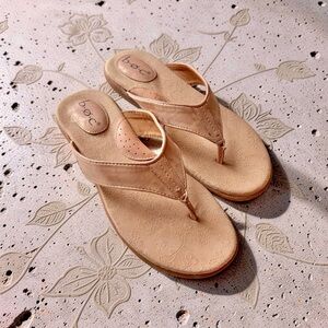 b.o.c. Metallic Rose gold and Neutral Beige Thong Sandals